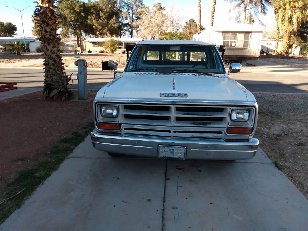 Dodge-ram-d100-1988-white-8