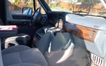 Dodge-ram-van-1500-1996-grey-2