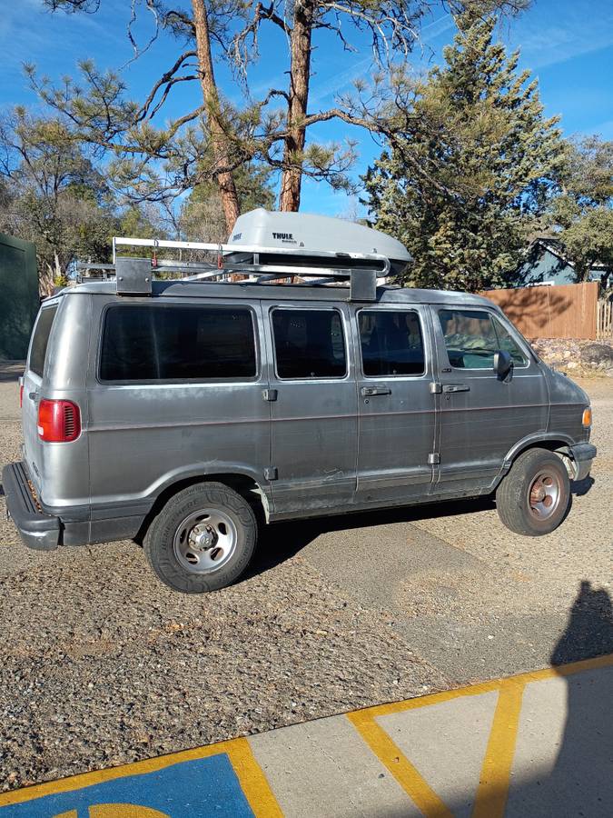 Dodge-ram-van-1500-1996-grey-3