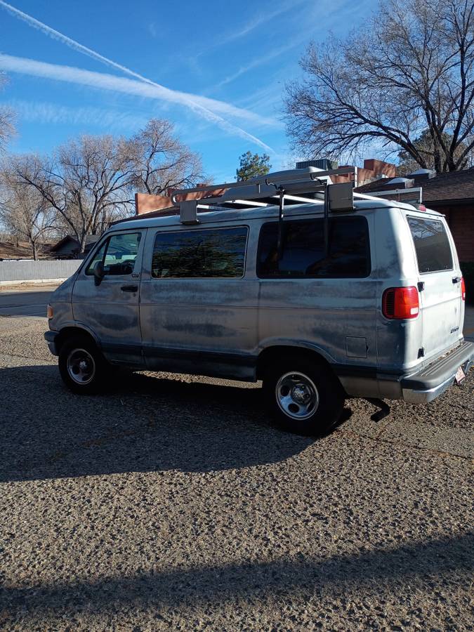 Dodge-ram-van-1500-1996-grey-5