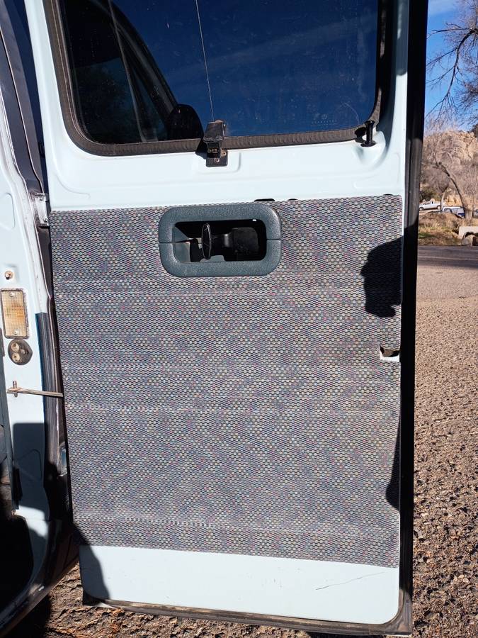 Dodge-ram-van-1500-1996-grey-7