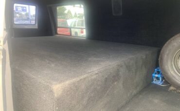 Dodge-ram-van-1990-white-14