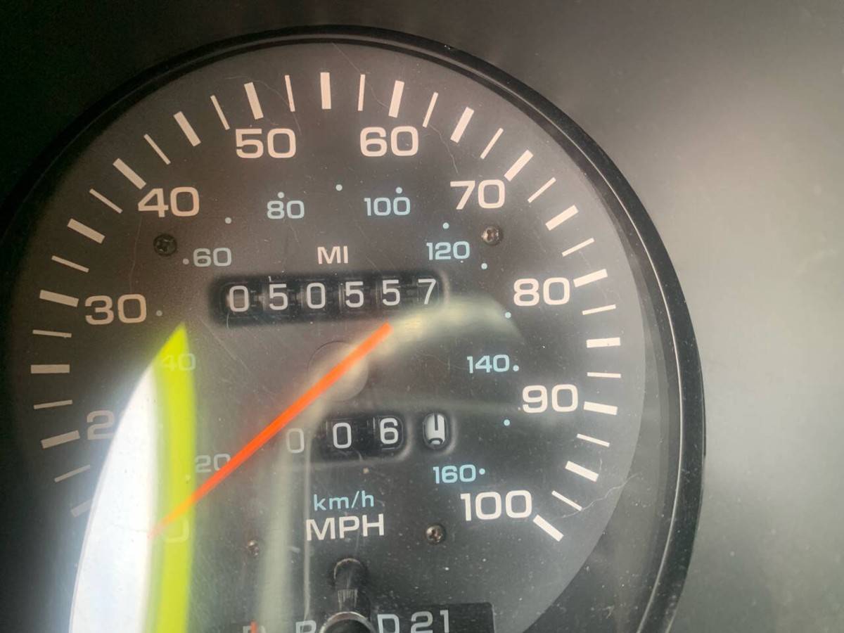 Dodge-ram-van-1990-white-4