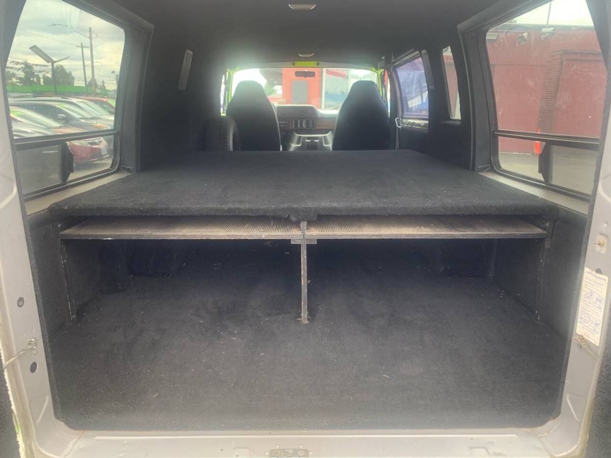 Dodge-ram-van-1990-white-8