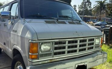 Dodge-ram-van-b250-1991-grey