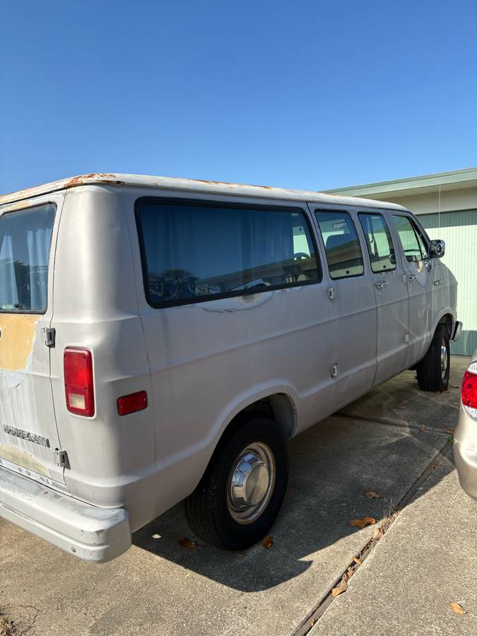 Dodge-ram-van-b250-1991-grey-6