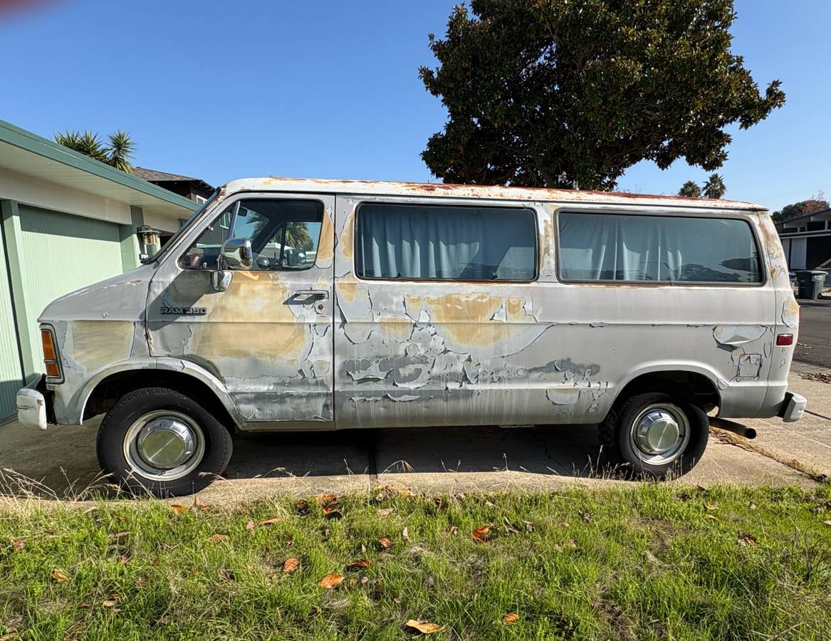 Dodge-ram-van-b250-1991-grey-7