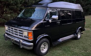 Dodge-ram-van-b250-1993-black-1