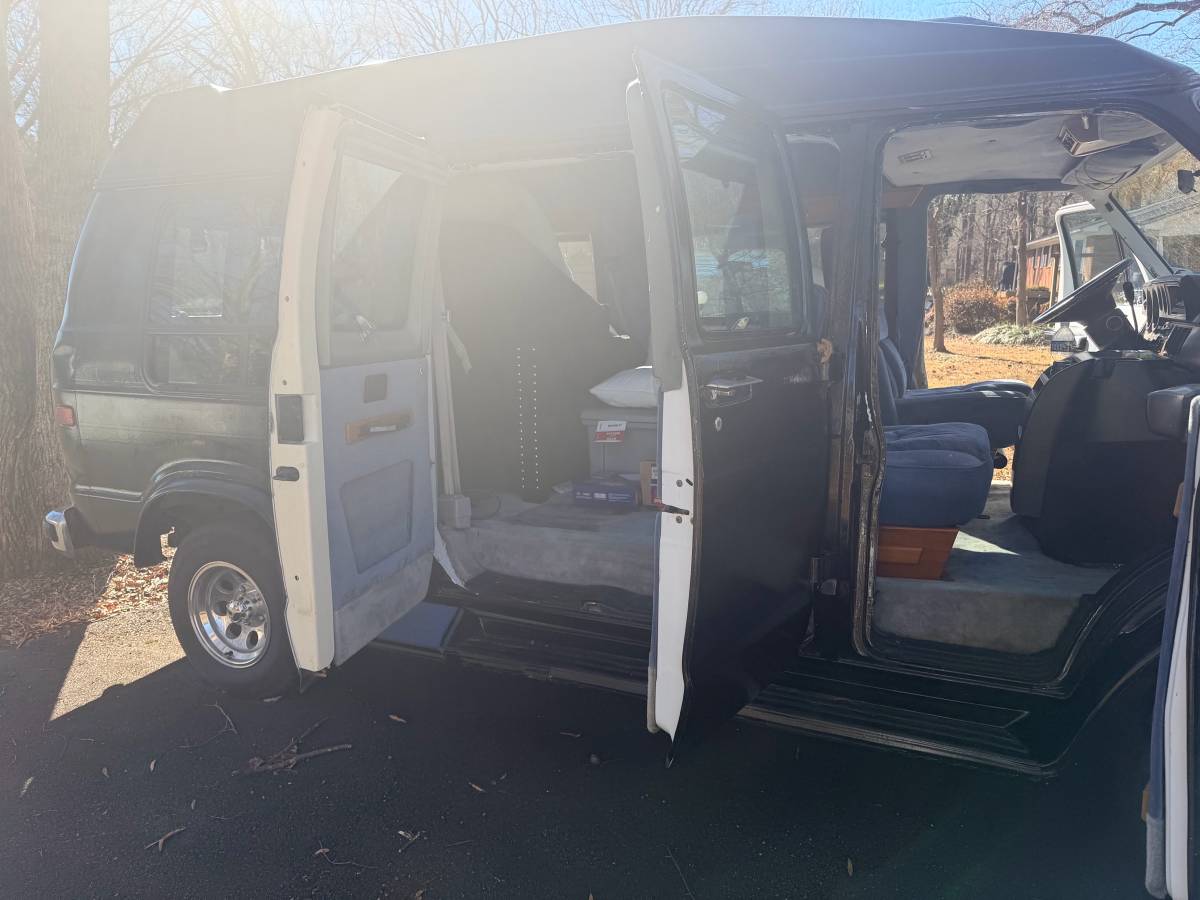 Dodge-ram-van-b250-1993-black-14