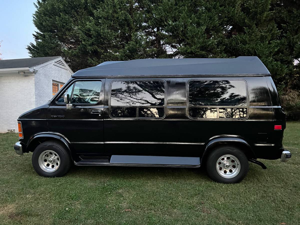 Dodge-ram-van-b250-1993-black-2