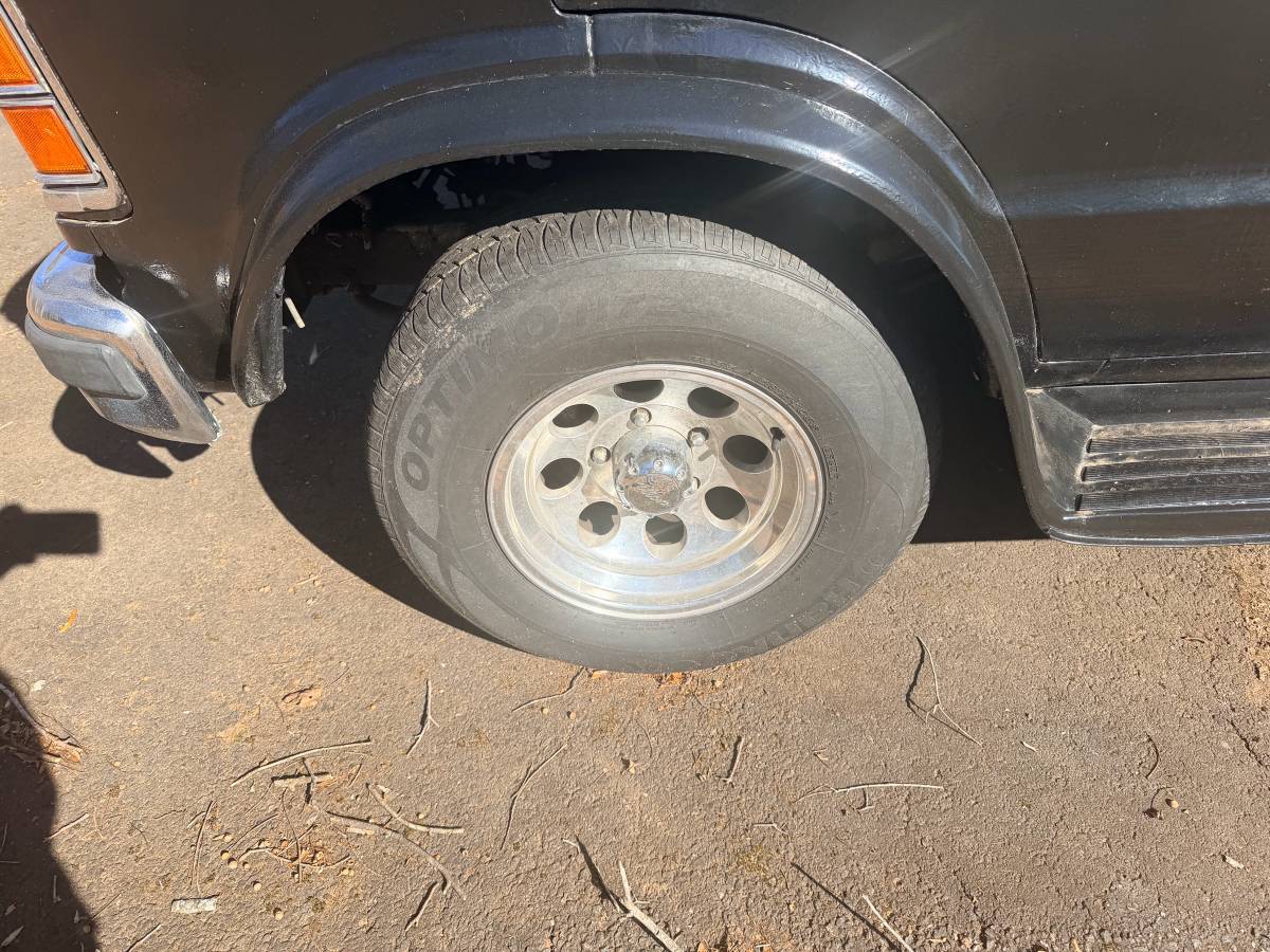 Dodge-ram-van-b250-1993-black-21