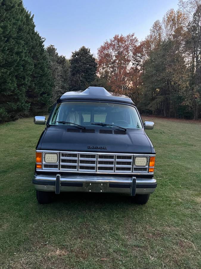Dodge-ram-van-b250-1993-black
