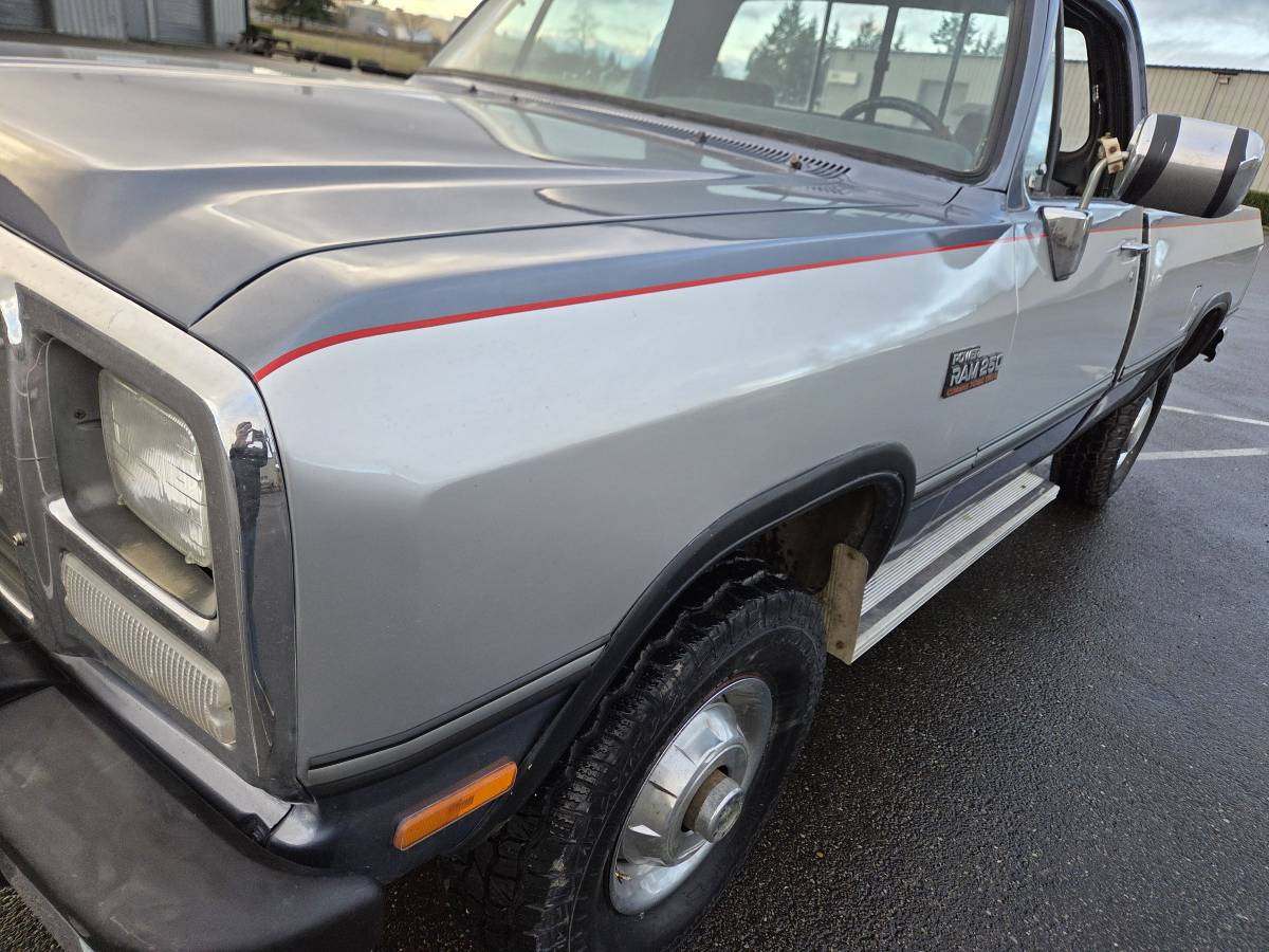 Dodge-ram-w250-4x4-diesel-1991-silver-12