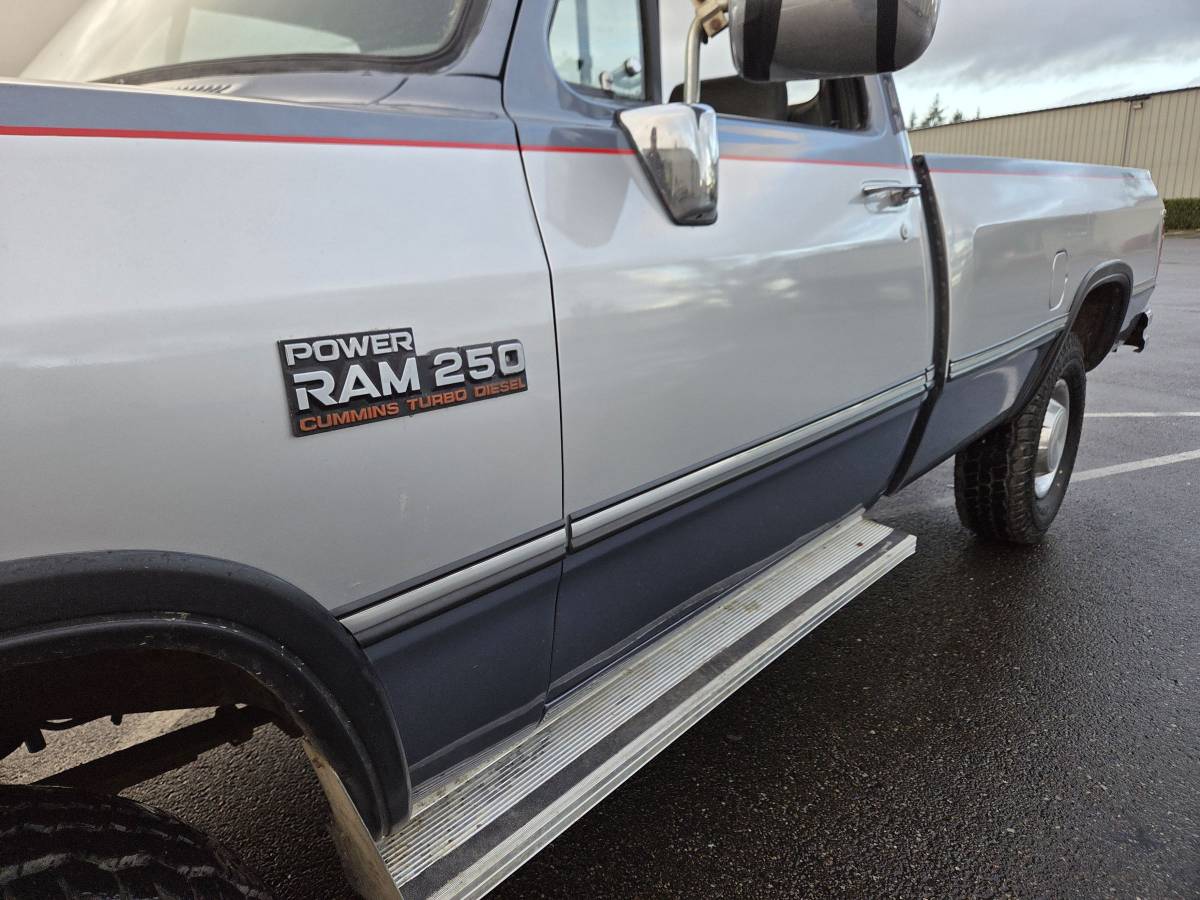 Dodge-ram-w250-4x4-diesel-1991-silver-8