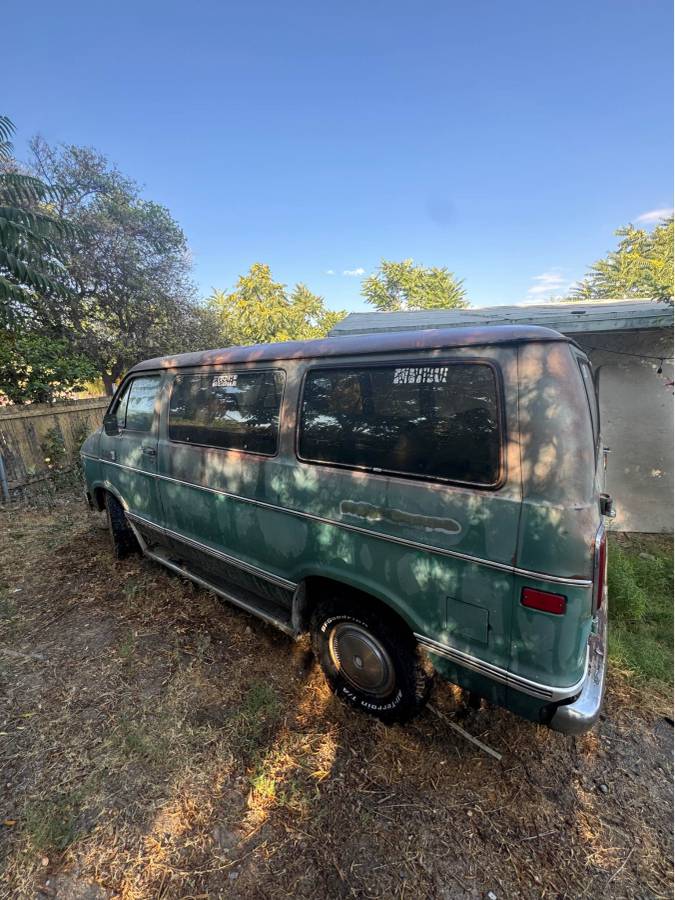 Dodge-ram-wagon-b150-1984-blue-4