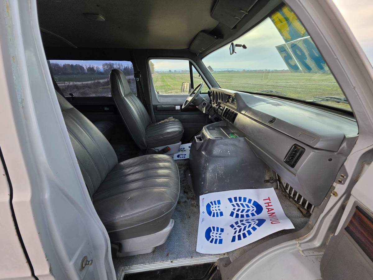 Dodge-ram-wagon-b250-1994-custom-10