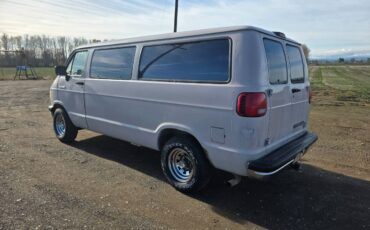 Dodge-ram-wagon-b250-1994-custom-4