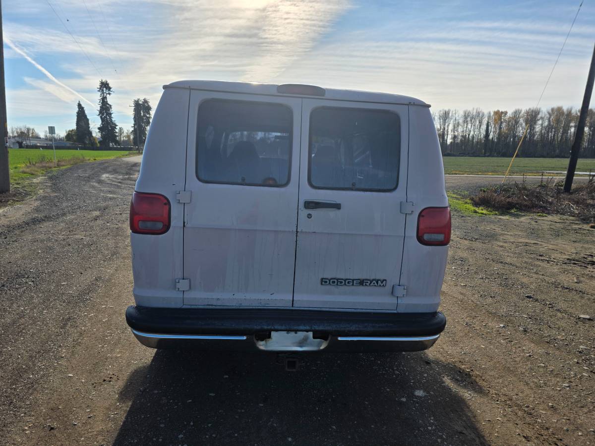 Dodge-ram-wagon-b250-1994-custom-5