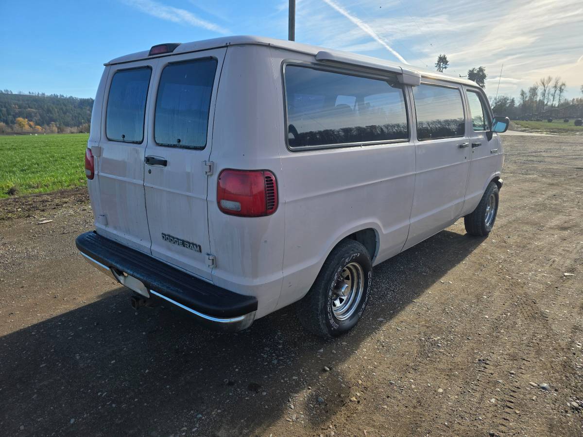 Dodge-ram-wagon-b250-1994-custom-6