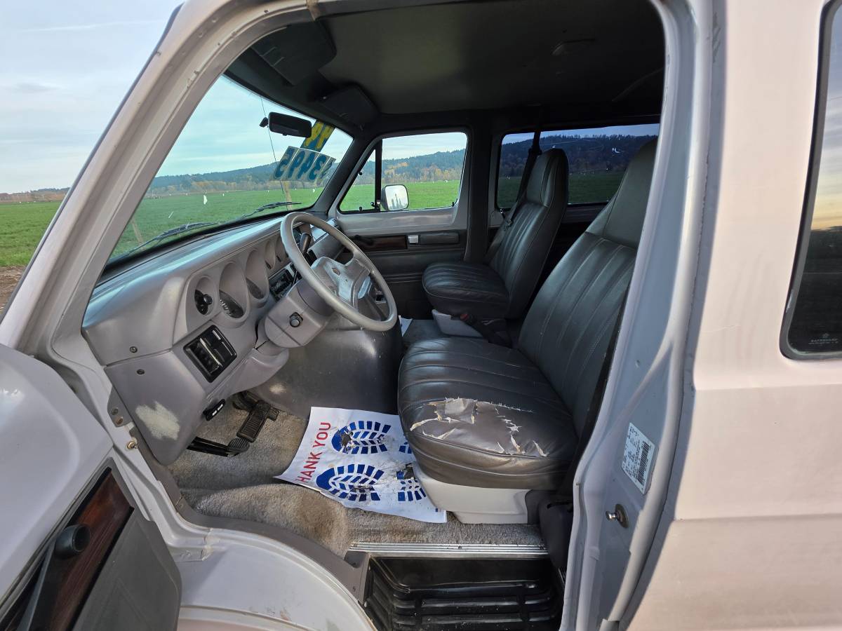 Dodge-ram-wagon-b250-1994-custom-8