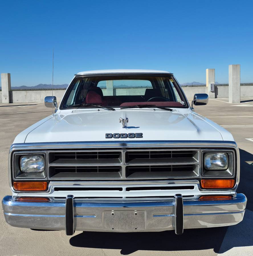 Dodge-ramcharger-150-1989-white-105