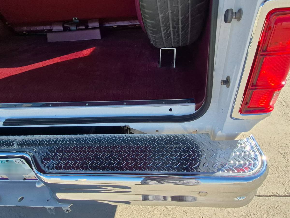 Dodge-ramcharger-150-1989-white-107