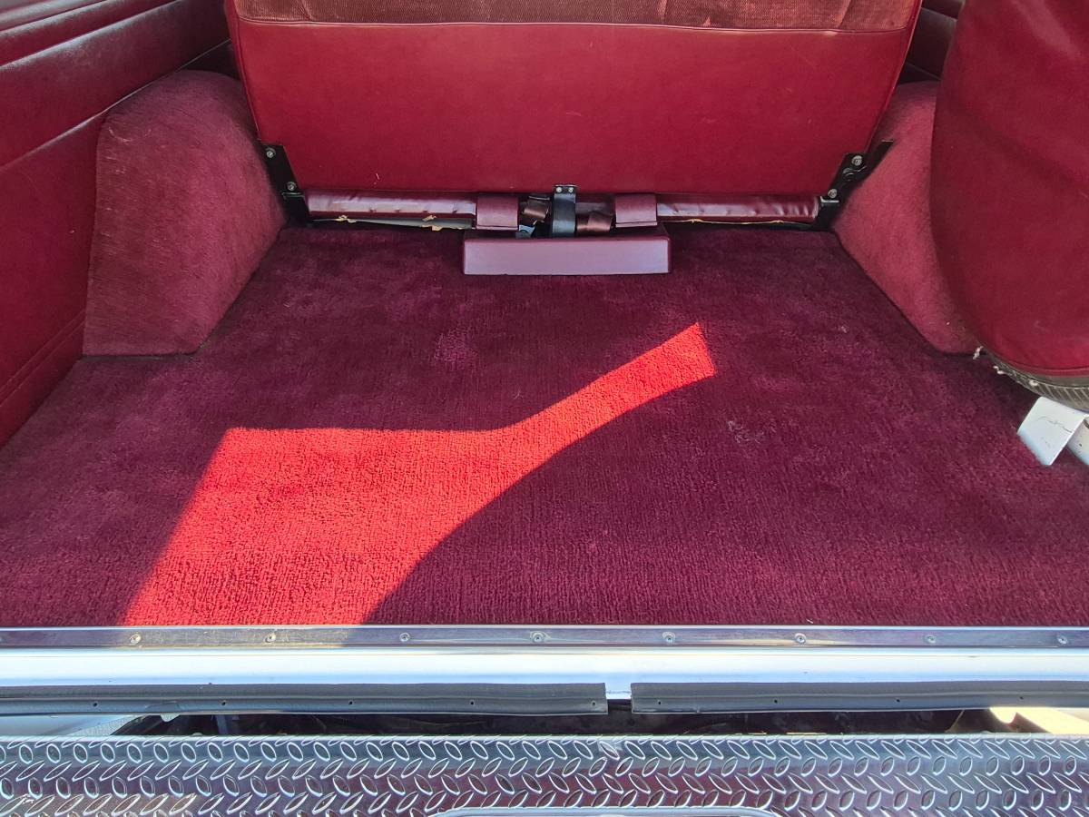 Dodge-ramcharger-150-1989-white-11