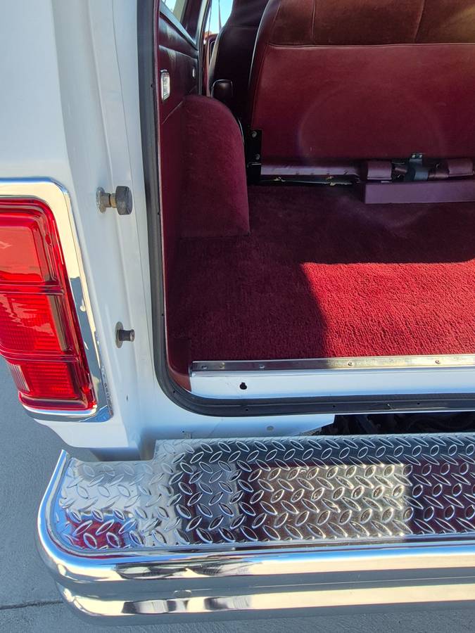 Dodge-ramcharger-150-1989-white-113