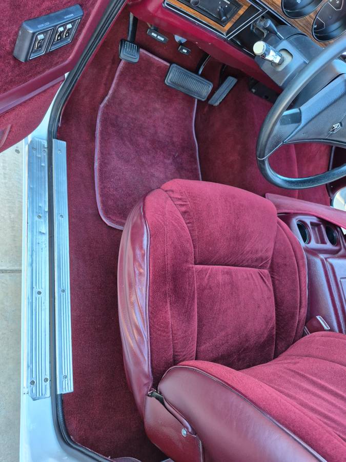 Dodge-ramcharger-150-1989-white-14