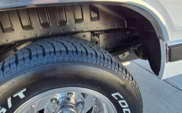 Dodge-ramcharger-150-1989-white-5