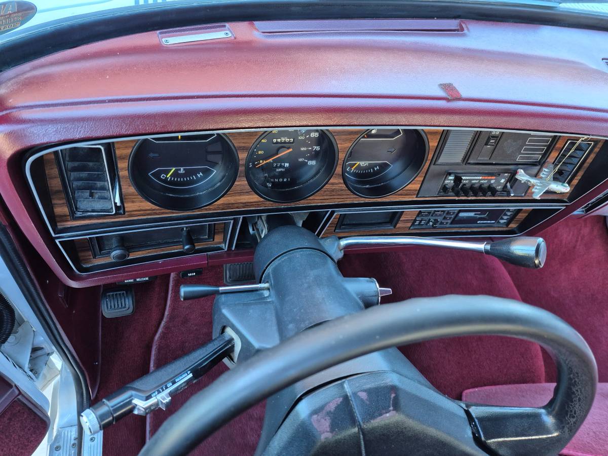 Dodge-ramcharger-150-1989-white-56