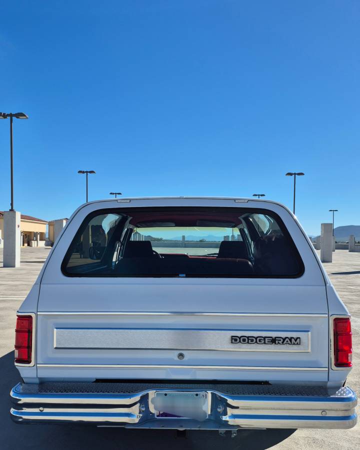 Dodge-ramcharger-150-1989-white-75