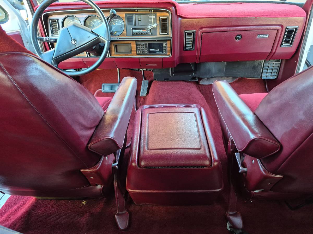 Dodge-ramcharger-150-1989-white-85