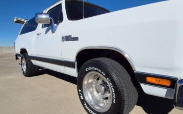 Dodge-ramcharger-150-1989-white-92
