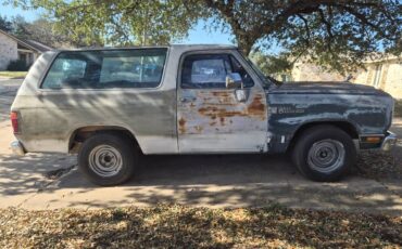 Dodge-ramcharger-1989-blue-2