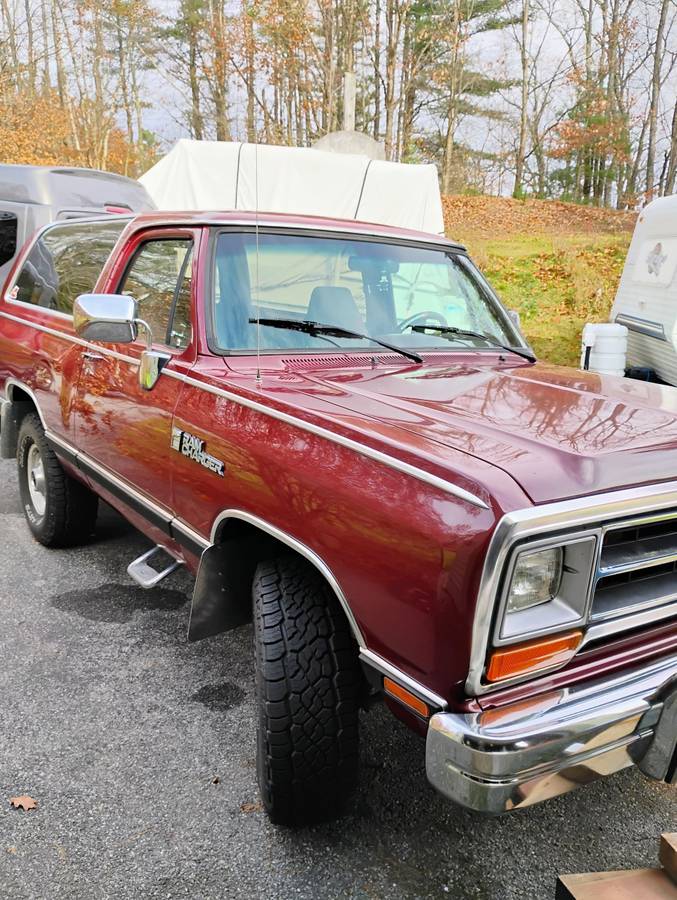 Dodge-ramcharger-1989-red-1