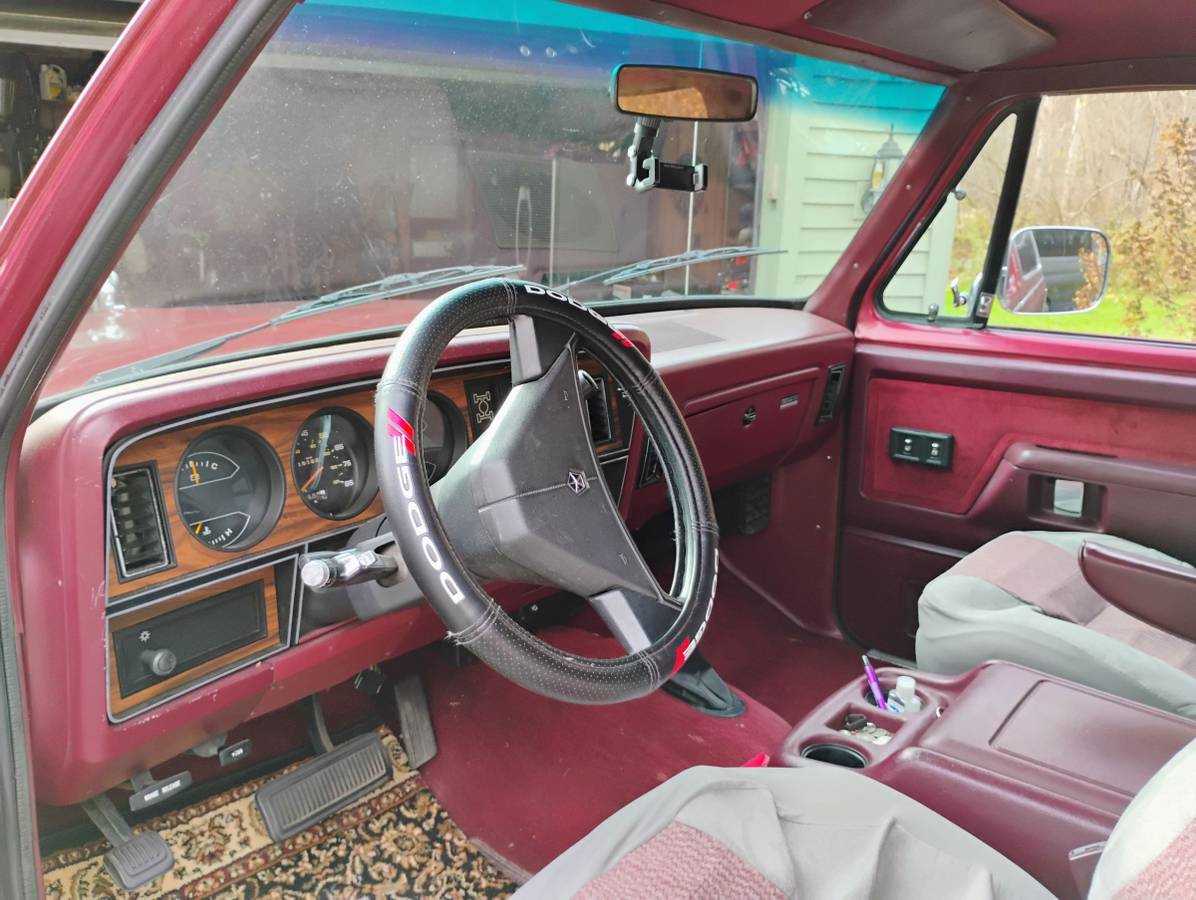Dodge-ramcharger-1989-red-2