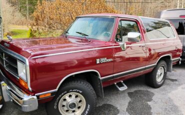 Dodge-ramcharger-1989-red