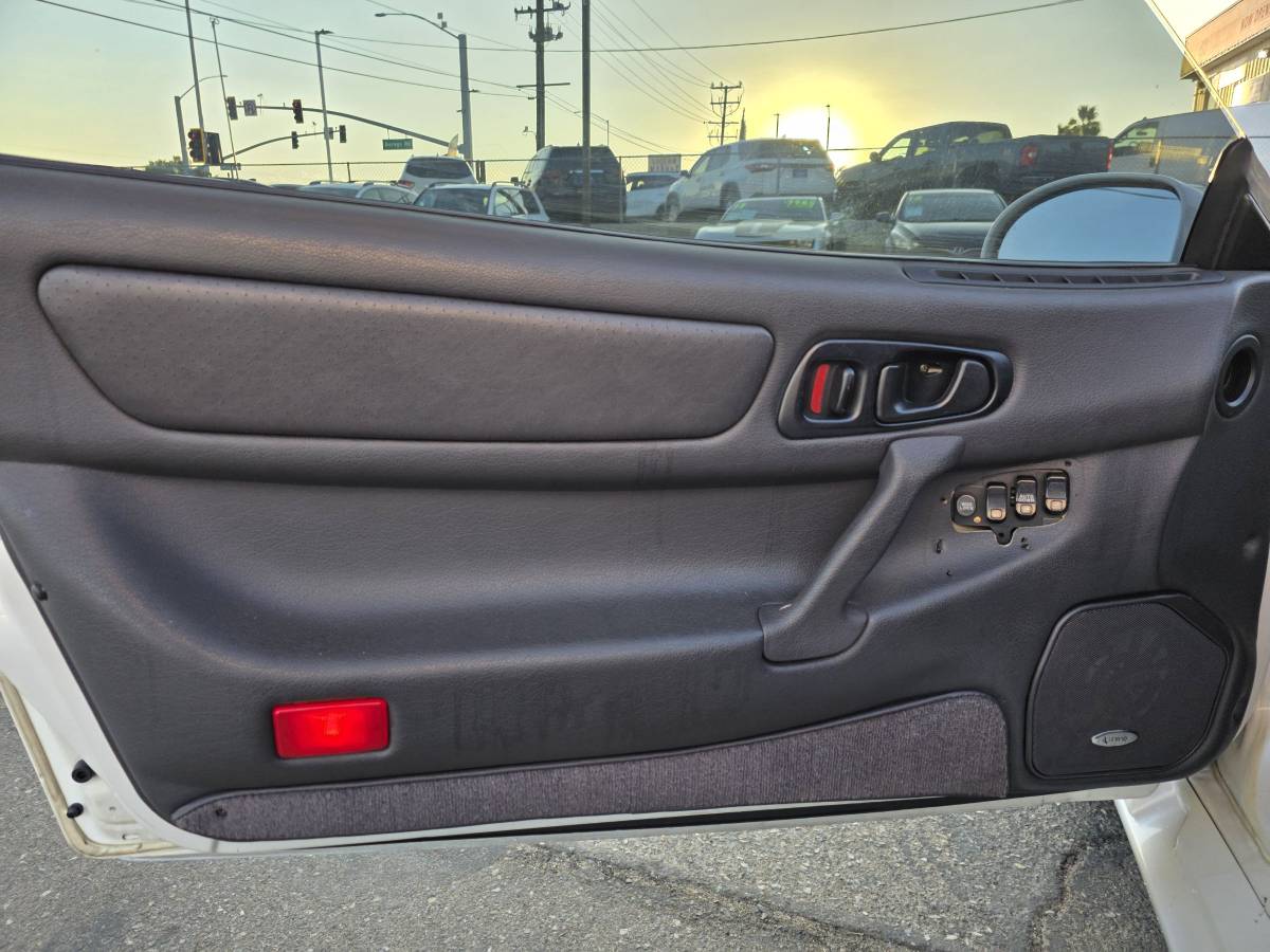 Dodge-stealth-rt-hatchback-2d-1995-white-47