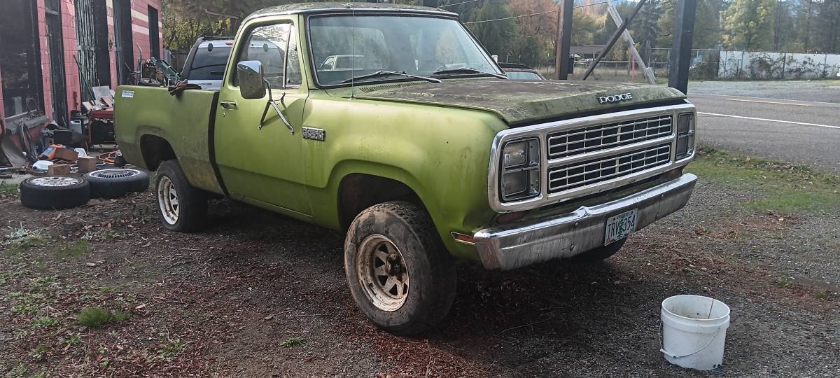 Dodge-truck-1979