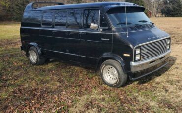 Dodge-van-1977-black-2