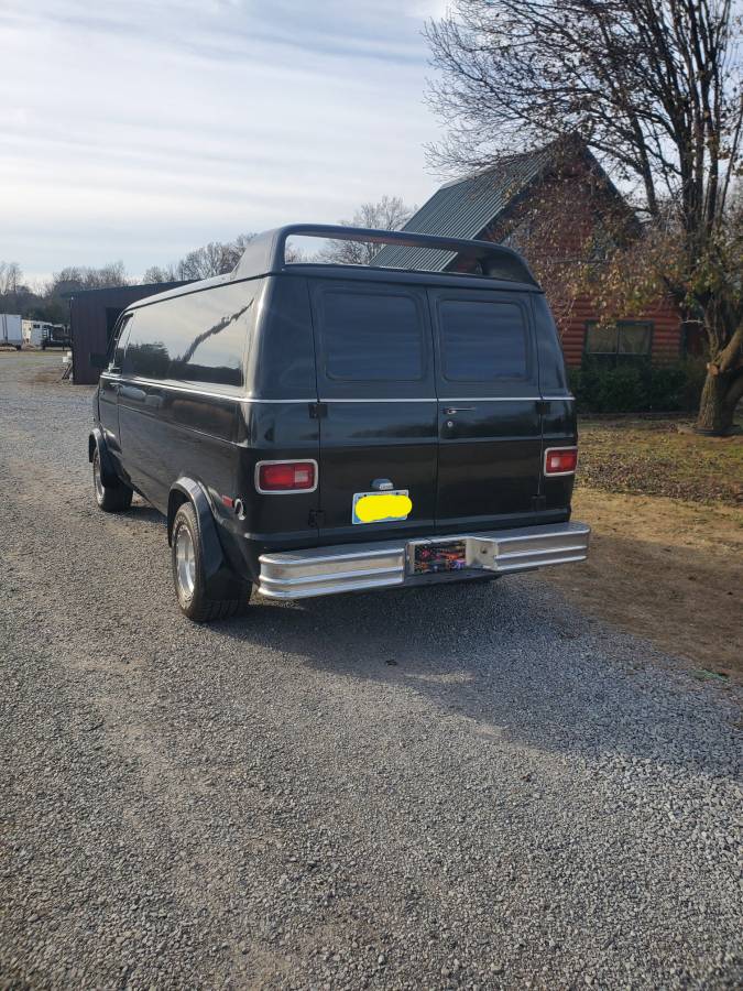 Dodge-van-1977-black-3