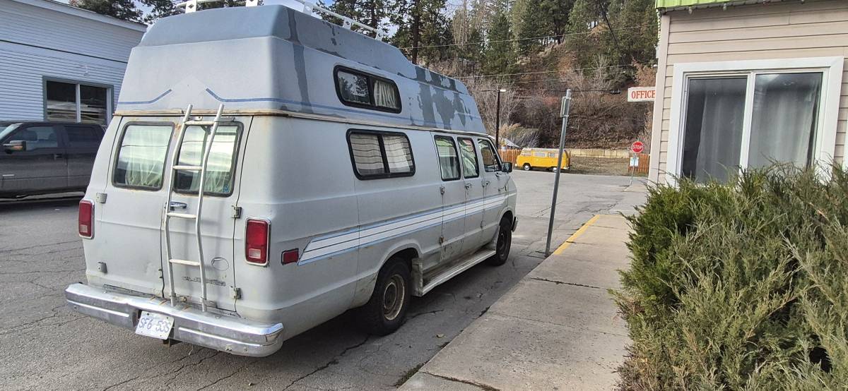 Dodge-van-1983-grey-2