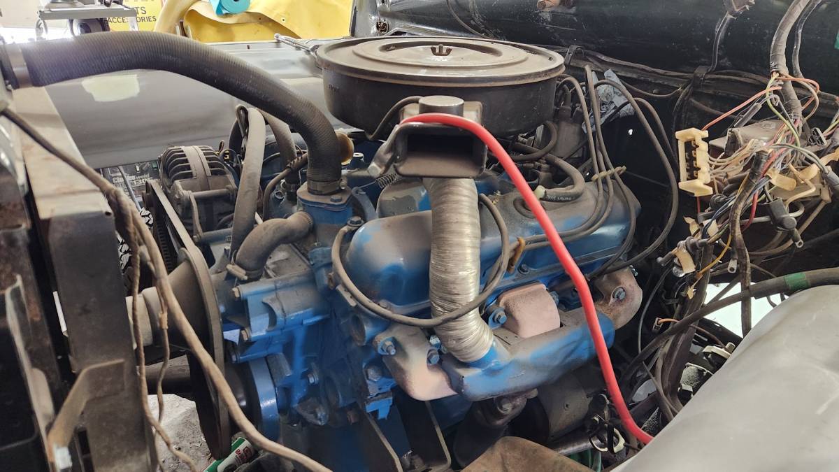 Dodge-w100-powerwagon-1970-black-12