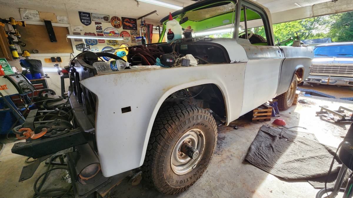 Dodge-w100-powerwagon-1970-black-6