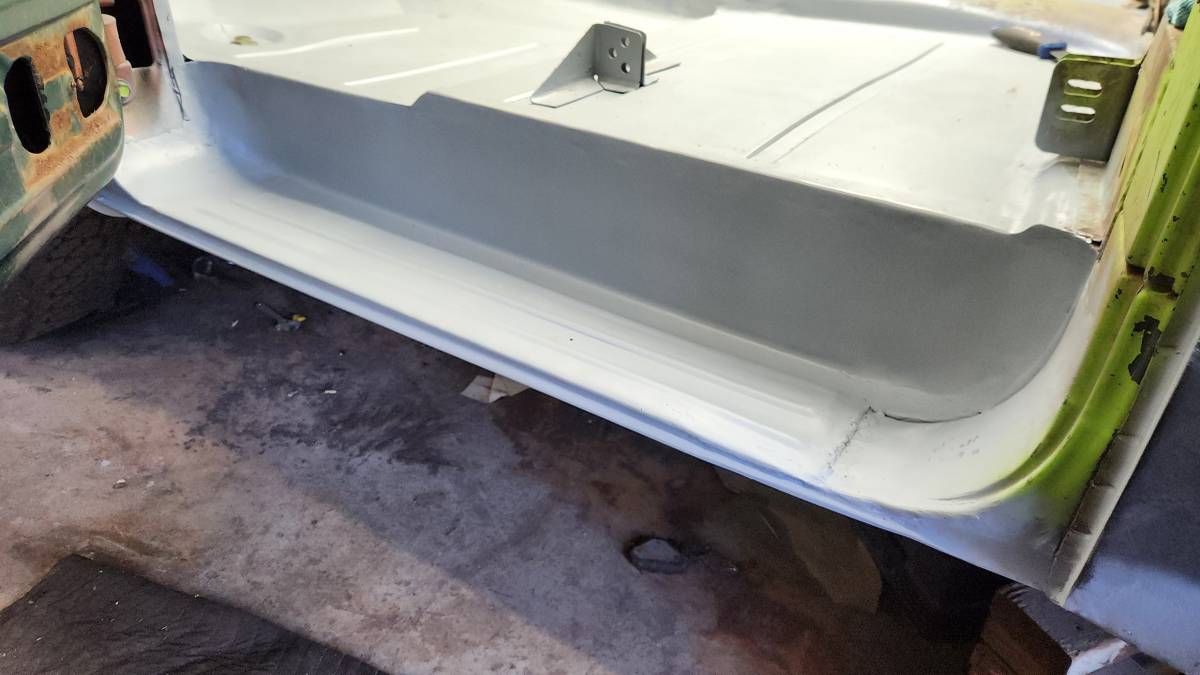 Dodge-w100-powerwagon-1970-black-8