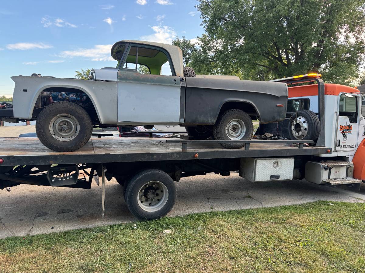 Dodge-w100-powerwagon-1970-black