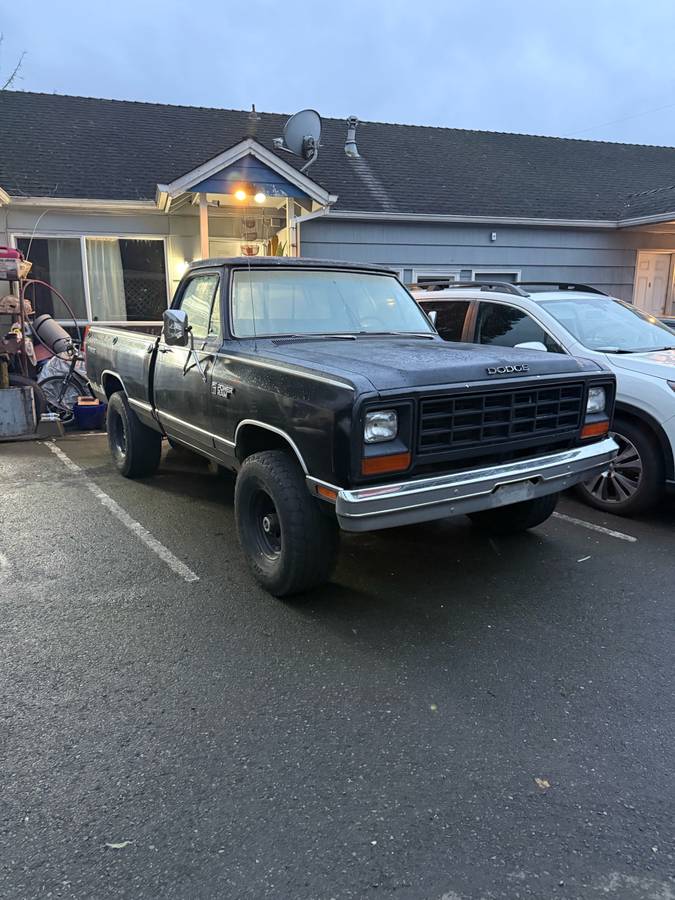 Dodge-w150-1984-black-1