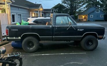 Dodge-w150-1984-black