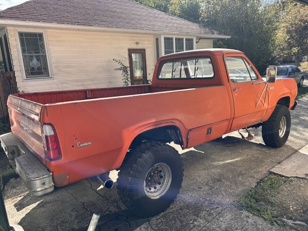 Dodge-w200-power-wagon-1972-28